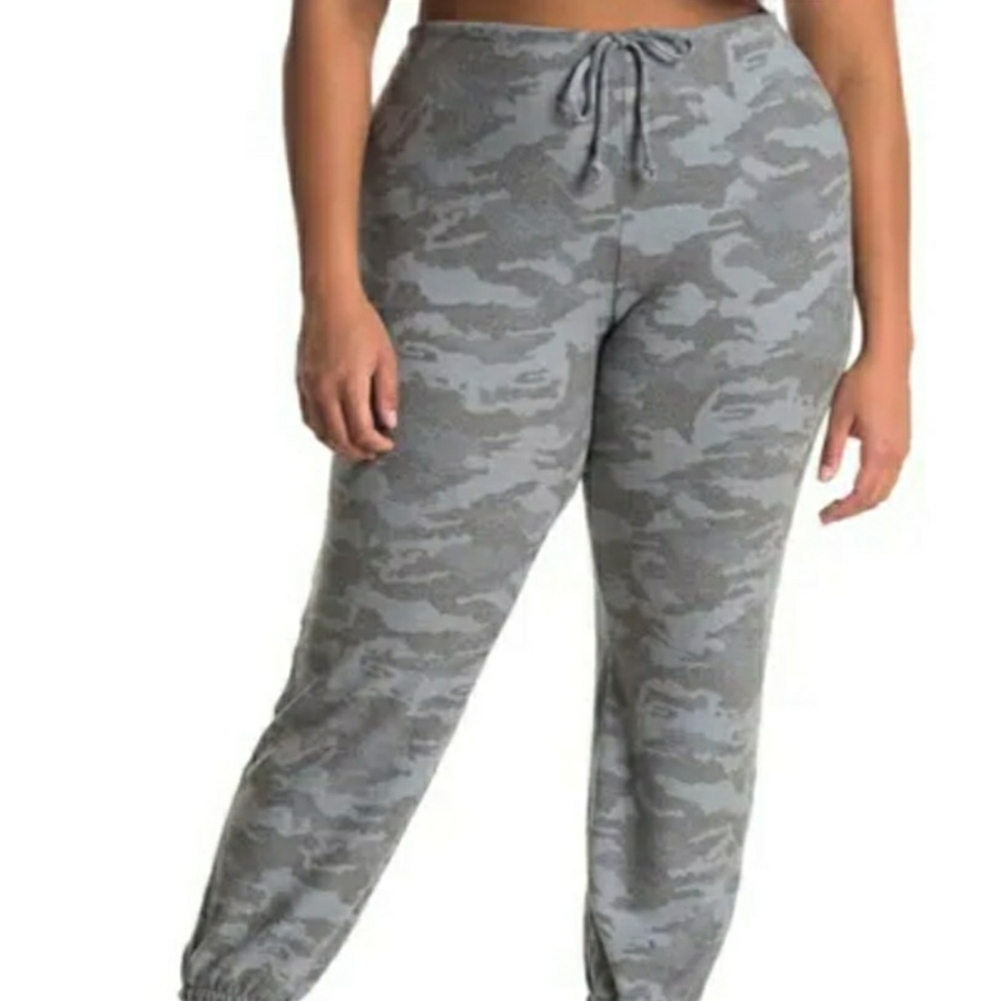 NWT Chaser Camo Lounge Set